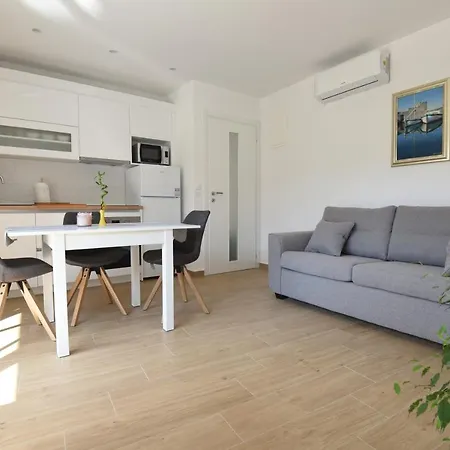 Apartment Karlo *