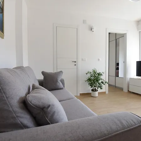 Karlo Apartment